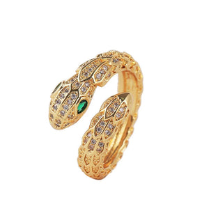 Naga, la serpiente protectora, chapado en oro.