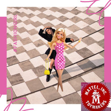 Cargar imagen en el visor de la galería, Barbie fashion girl Rosa Lunares
