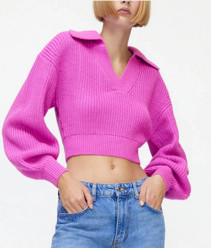 Barbie fashion. Suéter-top corto de punto cuello V