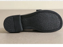 Cargar imagen en el visor de la galería, Zapatos charol microfibra maxima flexibilidad lazo negro e imperdible 35-43