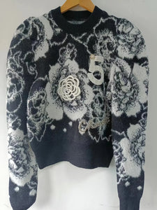 Camelia fashion: Suéter de cachemira con diamantes perlas.
