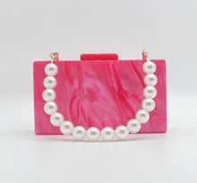 Cargar imagen en el visor de la galería, Bolso rosa Barbie fashion acrílico perlas 18x10x5cm