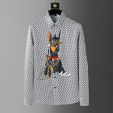 Cargar imagen en el visor de la galería, Camisas Estampado Perros hombre con diamantes.