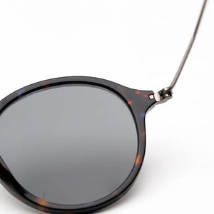 Round Fleck con lentes de vidrio real UV400 con tela de cuero