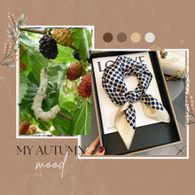 Cargar imagen en el visor de la galería, Bufanda de seda Mulberry cuadrado pequeño.