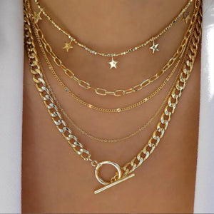 Collares multicapa a la moda bohemio, con colgantes.