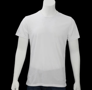 Camiseta inteligente antimancha impermeable y secado rápido.