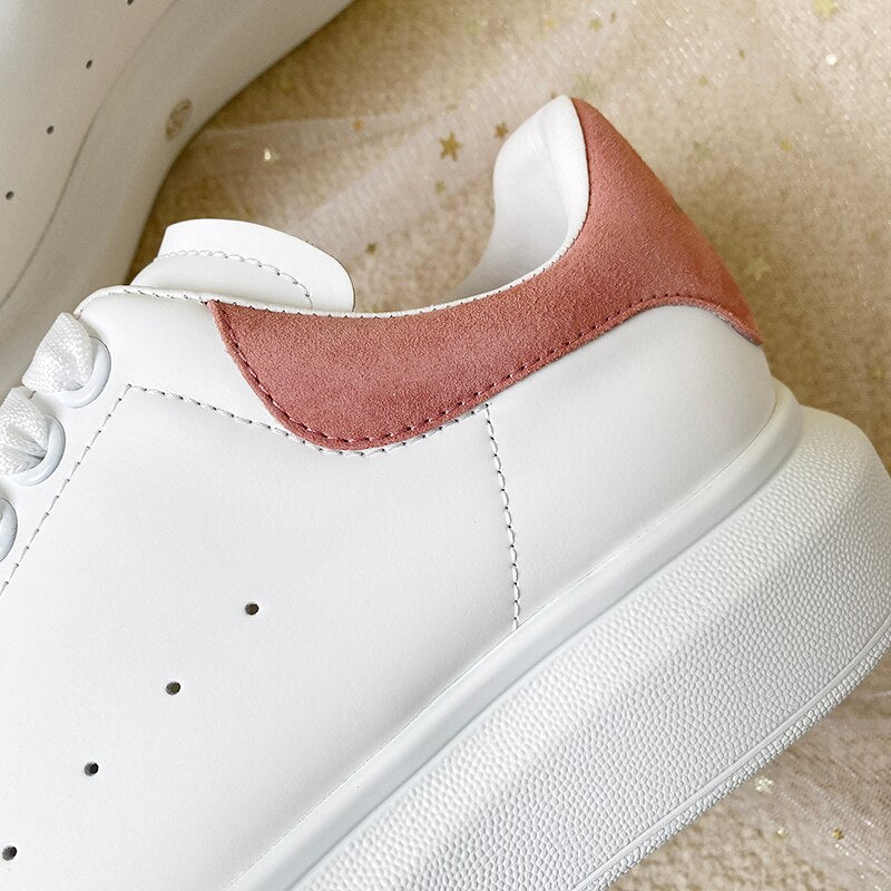 Zapatillas tenis blancas piel auténtica con el talon. 35-44. 5cm.