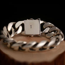 Cargar imagen en el visor de la galería, Be Brave silver bracelet.