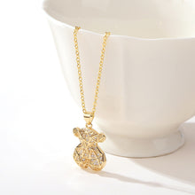 Cargar imagen en el visor de la galería, Hollow Jewelry: Collares y colgante oso cobre chapada oro.