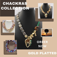 Cargar imagen en el visor de la galería, Chackra collection: Collar ágatas verdes circonia cúbica fósil labradorita verde, chapado en oro