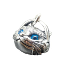 Cargar imagen en el visor de la galería, Colgante cabeza de gato ojos azules plata esterlina 925