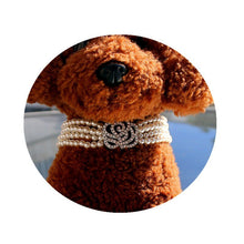 Cargar imagen en el visor de la galería, Joyeria para perros: Collar 4 filas perlas perros y gatos, Rosa flor