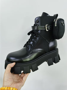 Botas mujer clasicas Martin Milan piel de motorista con cartera para llaves