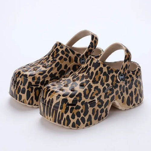 Zuecos crocs de plataforma alta leopardo 35-40.