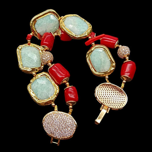 Pulsera chapada oro 18K amazonita verde y Coral rojo. Circonitas pavé. 21cm