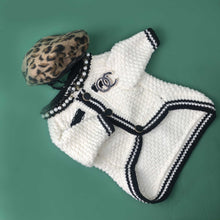 Cargar imagen en el visor de la galería, Pet branding dress: Jersey perro tweed con perlas S-XXL. Blanco y negro