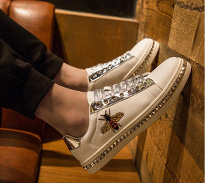 Luxury small white shoes, gold embroidery flat heel casual shoes, lovers leather shoes, large designer casual shoes