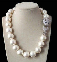 Cargar imagen en el visor de la galería, Lujoso collar de perlas genuinas mares del sur 16mm con cierre joya.