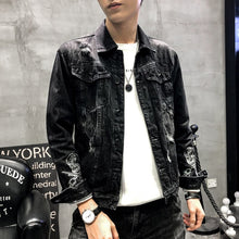 Cargar imagen en el visor de la galería, YASUGUOJI New 2019 Punk Style Fashion Skulls Patch Patchwork Jean Jacket Men Denim Jackets Streetwear Mens Ripped Denim Jacket