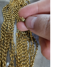 Cargar imagen en el visor de la galería, Gargantilla titanio chapada oro de 18K con perla agua dulce.