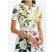 Cargar imagen en el visor de la galería, Floral fashion: Vestido cóctel encaje con cuentas.