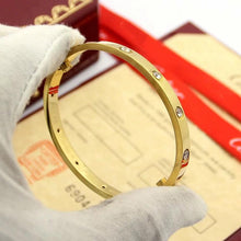 Cargar imagen en el visor de la galería, Brazalete tornillo Louis Vuitton unisex Titanio chapado oro 3 colores, 10 circonitas, con/sin caja original.