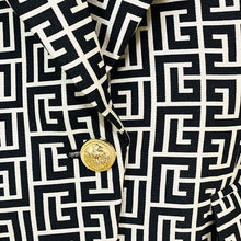 Cargar imagen en el visor de la galería, Chaqueta pantalon Dobby brocada con monograma geométrico, muy elegante. 2XL