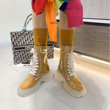 Cargar imagen en el visor de la galería, Botas transparentes plataforma Martin para mujer. 35-40