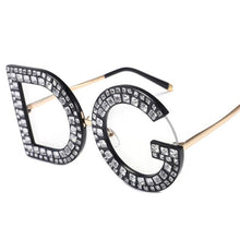 Cargar imagen en el visor de la galería, Gafas de sol con letras DG, marco de Metal y diamantes para mujer. 67mm