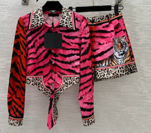 Cargar imagen en el visor de la galería, Canvas dress: Lujoso diseño tigre y leopardo. 2 piezas blusa y short. XL