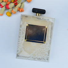 Cargar imagen en el visor de la galería, Mini bolso acrílico bandolera botella de Perfume. 16x13x6cm